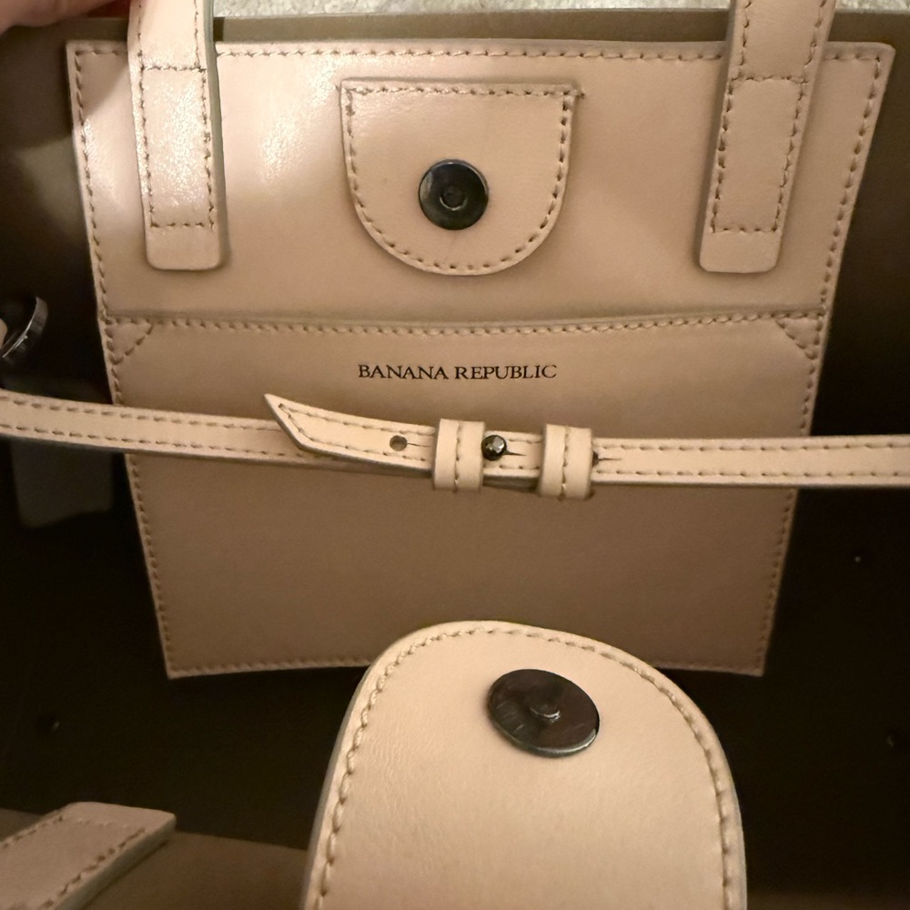 Banana Republic MINI LARKIN GLASSES GRAPHIC TOTE - Picture 4 of 4